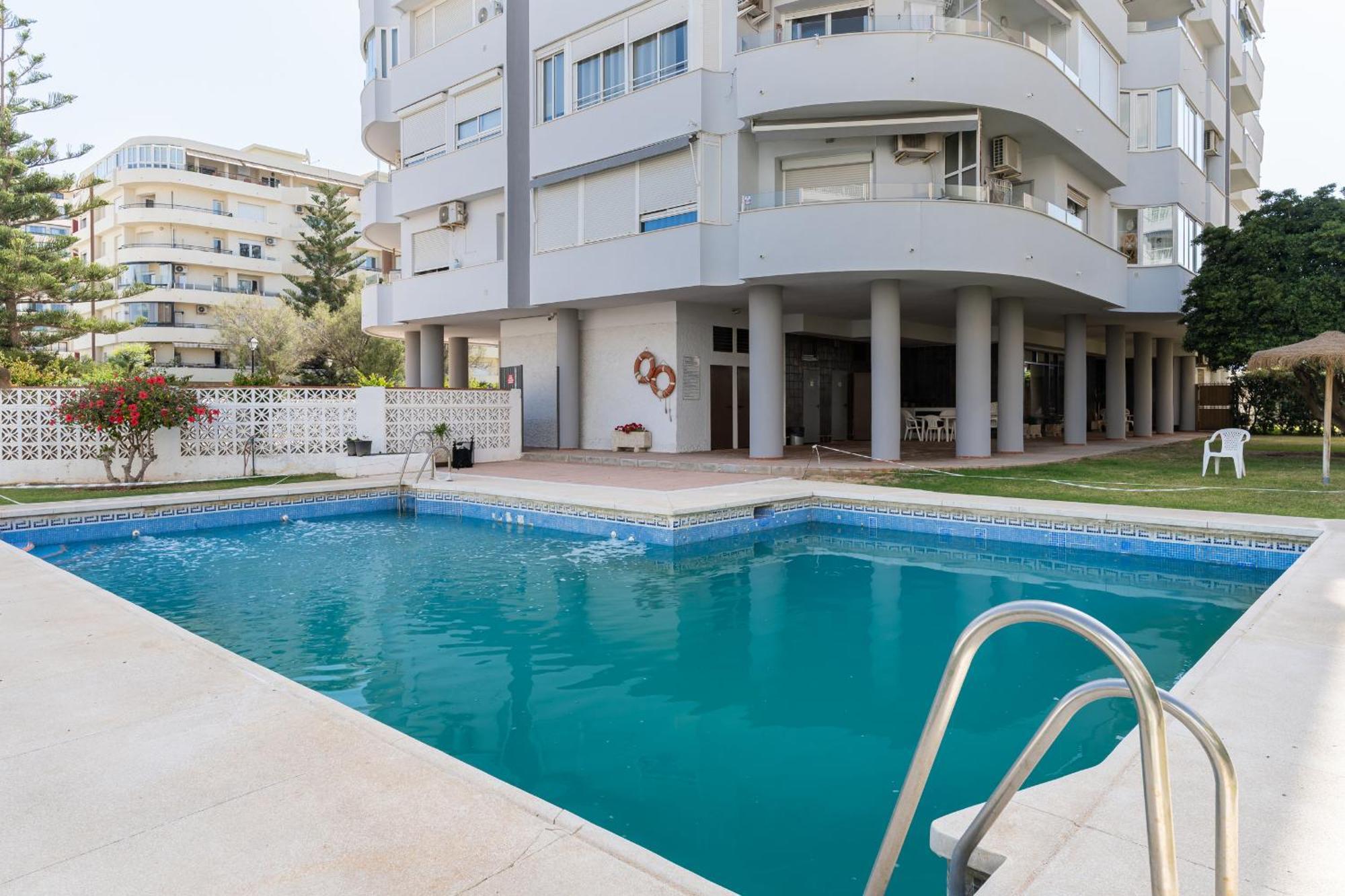 Blonzu Dominicana Fuengirola Buitenkant foto