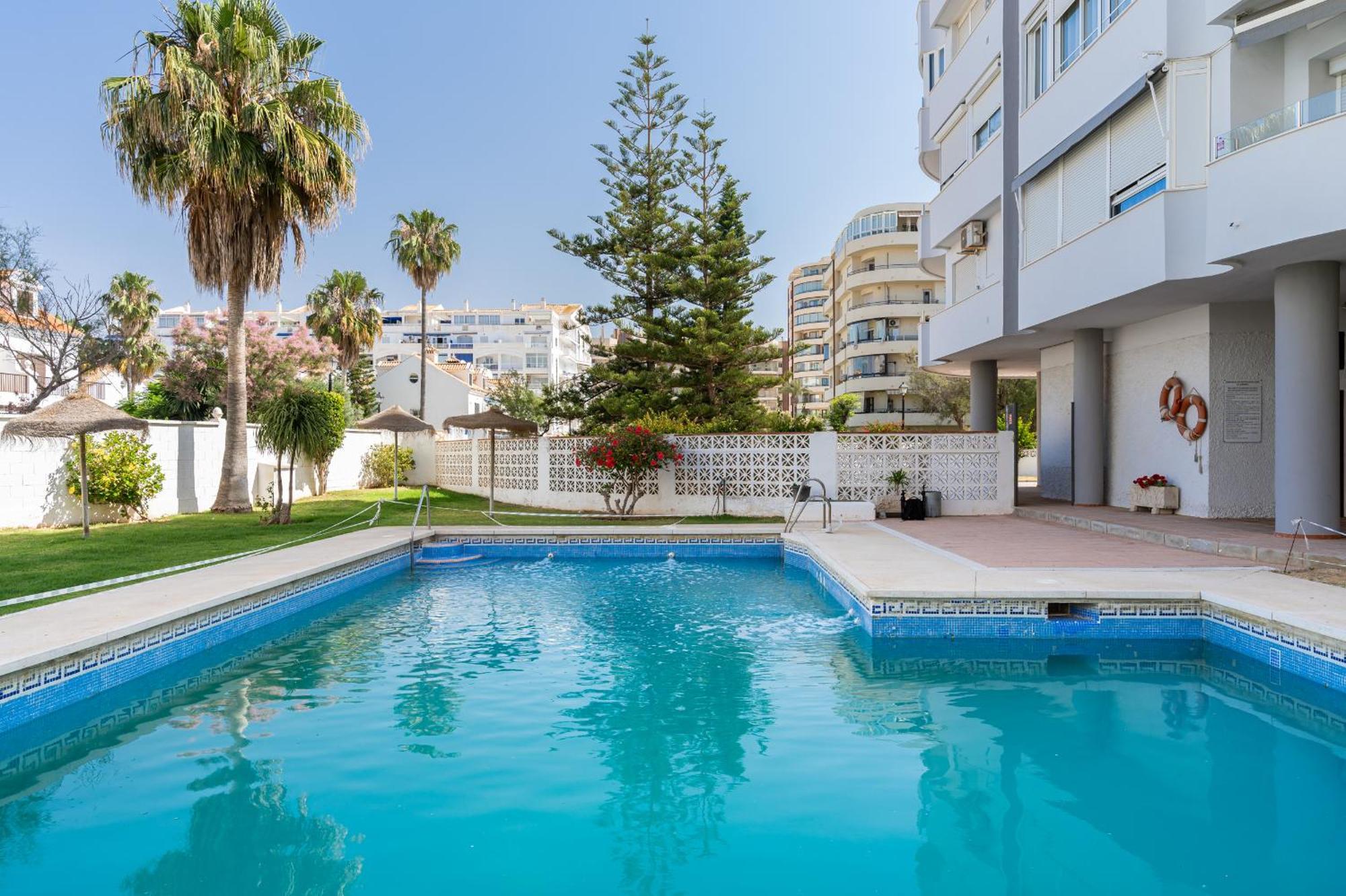 Blonzu Dominicana Fuengirola Buitenkant foto
