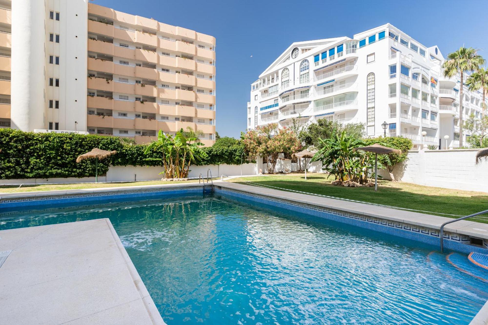 Blonzu Dominicana Fuengirola Buitenkant foto